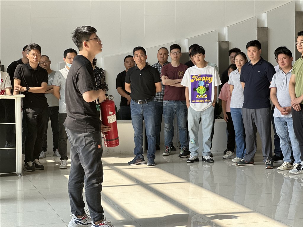 專家講解.jpg 專家講解.jpg